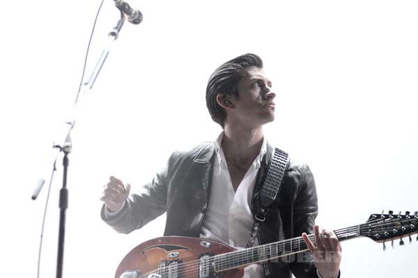 ARCTIC MONKEYS - 2014-08-22 - SAINT CLOUD - Domaine National - Grande Scene - 